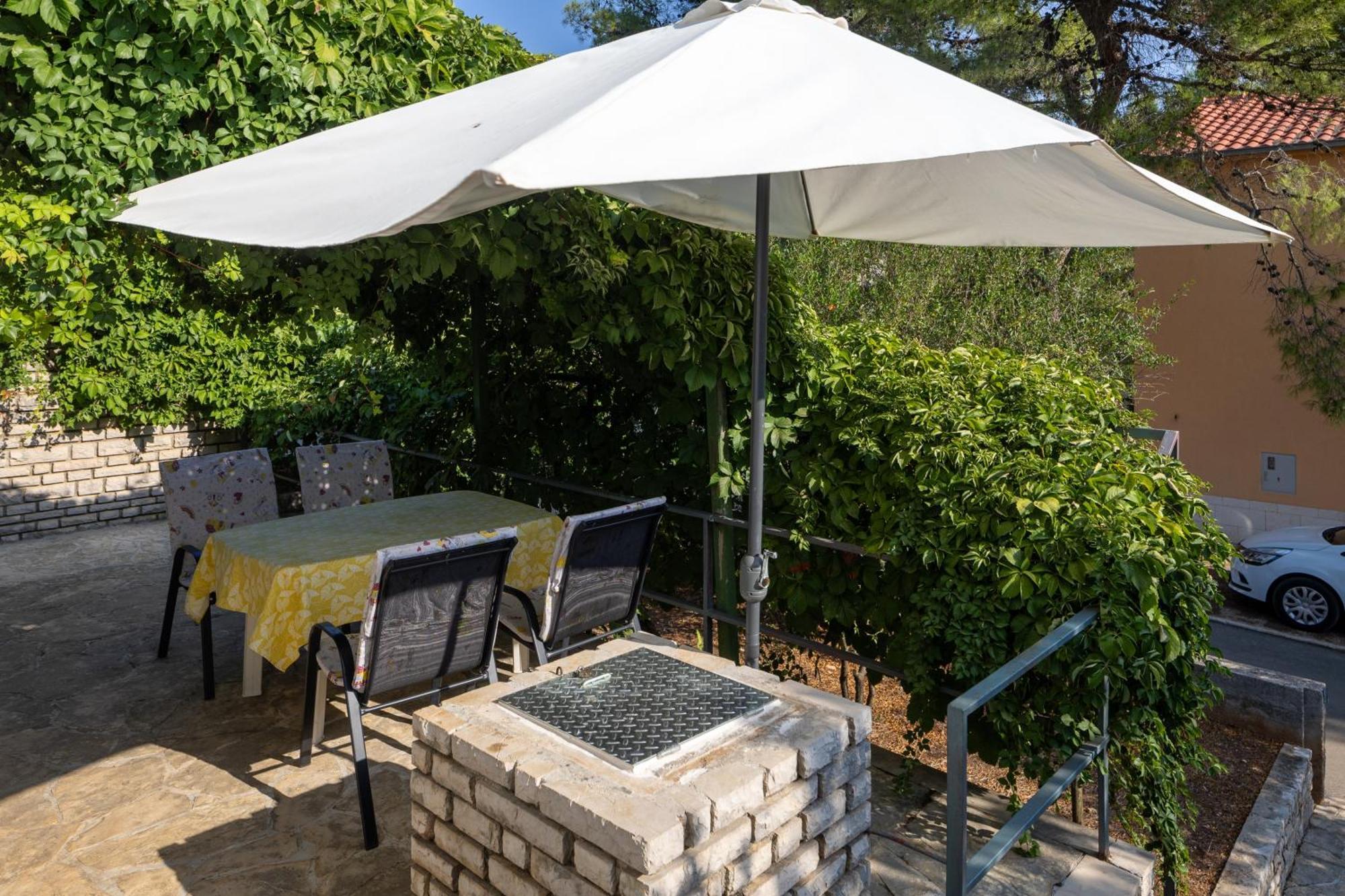 Apartments By The Sea Mudri Dolac, Hvar - 582 Vrboska Εξωτερικό φωτογραφία
